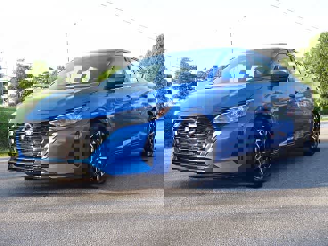 Used 2024 Nissan Sentra SV image 1