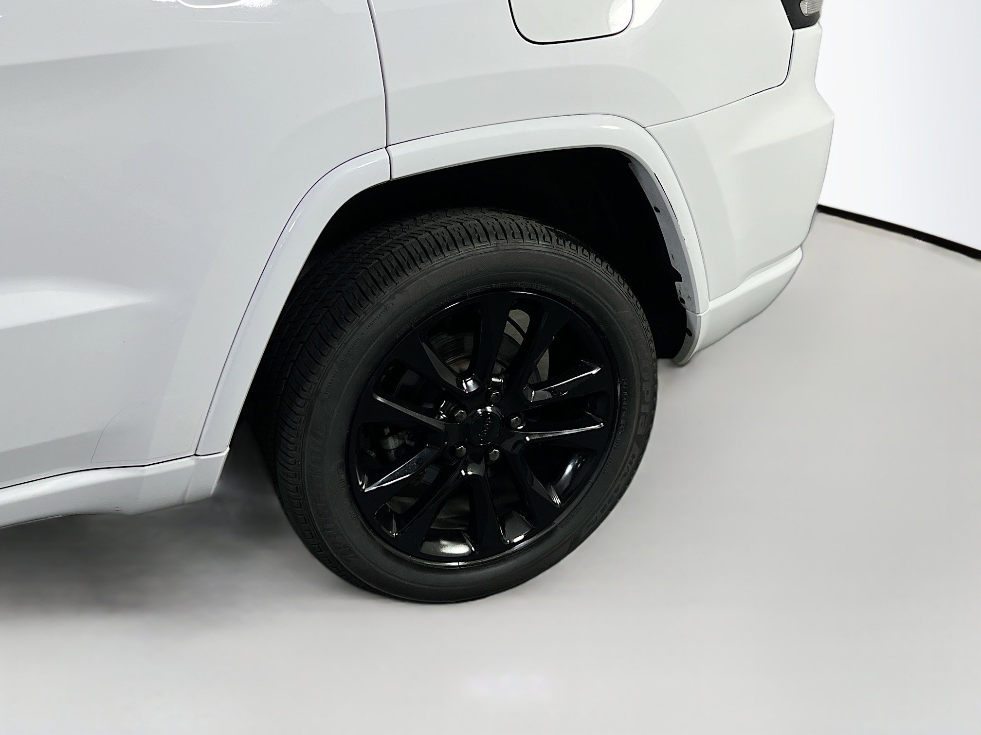 Used 2022 Jeep Grand Cherokee Laredo X image 30