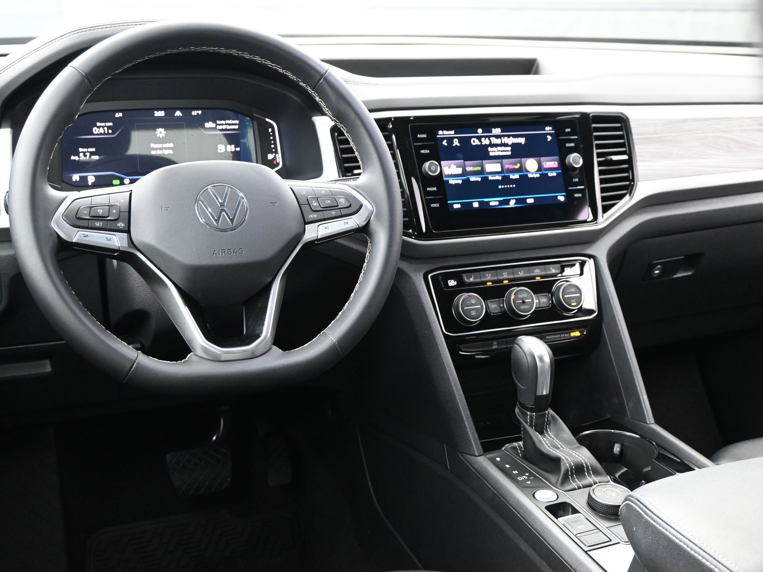 Used 2023 Volkswagen Atlas Cross Sport SE image 7