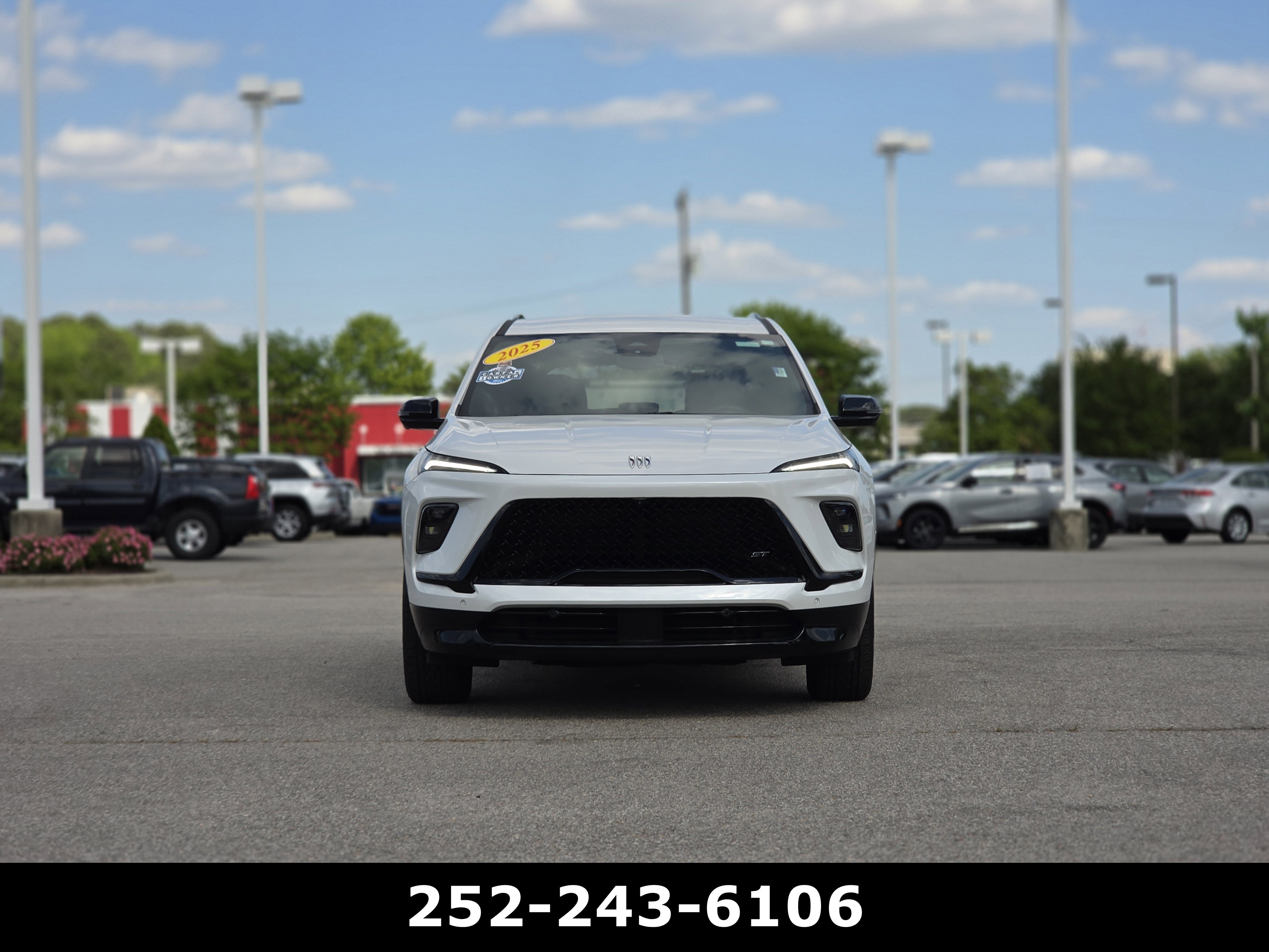 Used 2025 Buick Enclave Sport Touring w/ Super Cruise Package FWD image 2