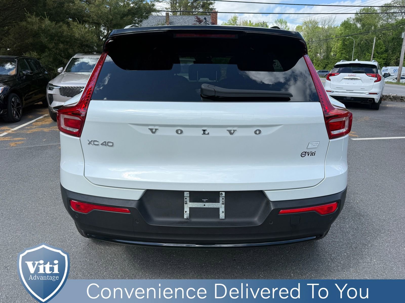 Used 2023 Volvo XC40 Recharge Ultimate w/ Protection Package Premier AWD/4WD image 7