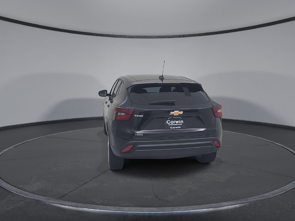 Used 2026 Chevrolet Trax LS w/ LS Convenience Package FWD image 13
