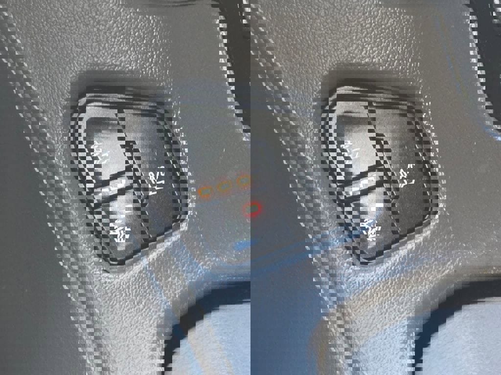 Used 2015 GMC Yukon Denali w/ Touring Package image 16