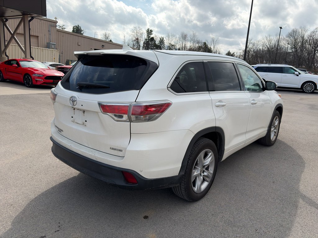 Used 2015 Toyota Highlander Limited image 3