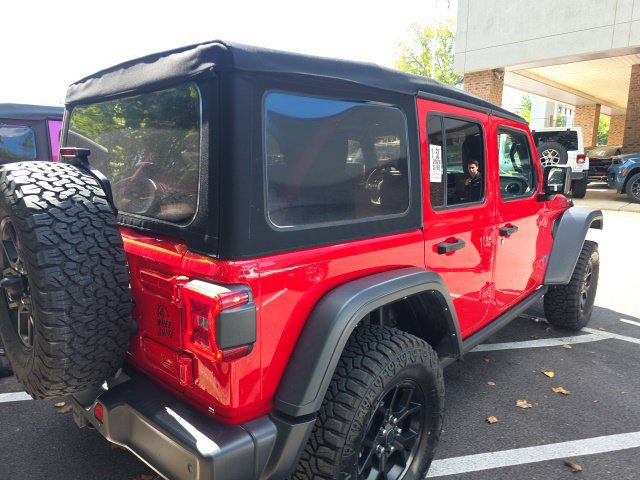 Used 2024 Jeep Wrangler Unlimited AWD/4WD image 9