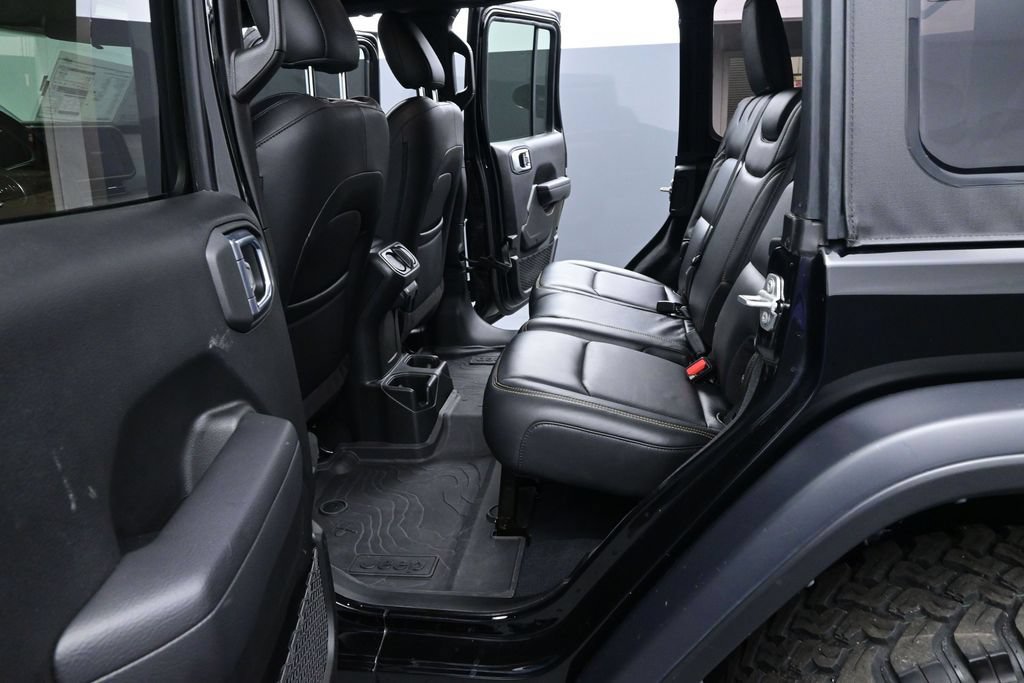Used 2025 Jeep Wrangler Unlimited Sport AWD/4WD image 13