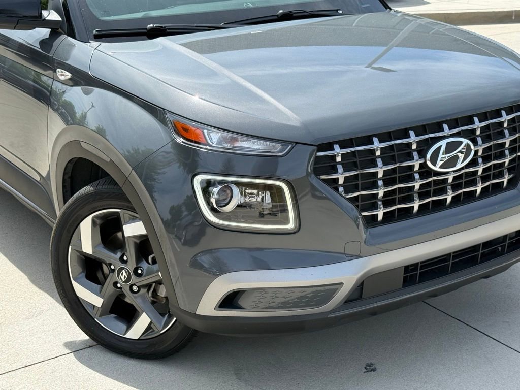Used 2024 Hyundai Venue Limited FWD image 5