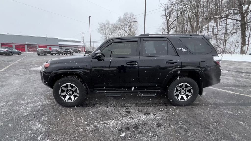 Certified 2023 Toyota 4Runner TRD Off-Road Premium image 3