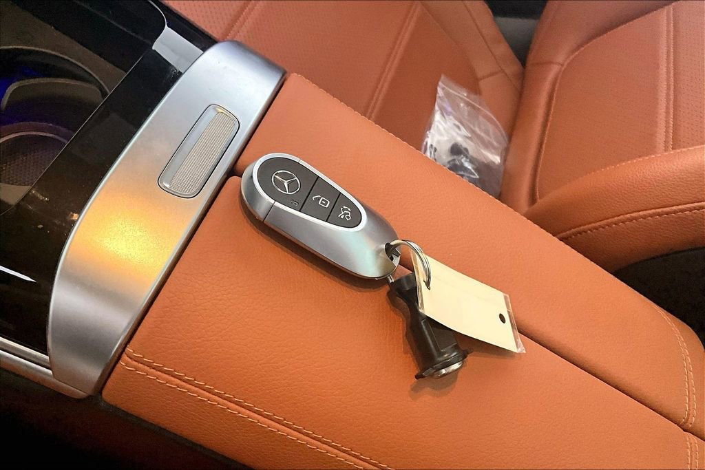 Used 2024 Mercedes-Benz GLC 300 image 13