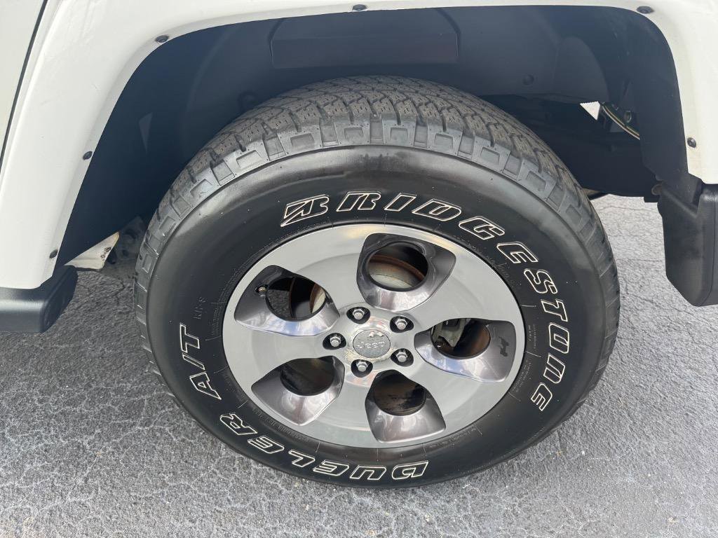 Used 2016 Jeep Wrangler Unlimited Sahara w/ Connectivity Group image 22