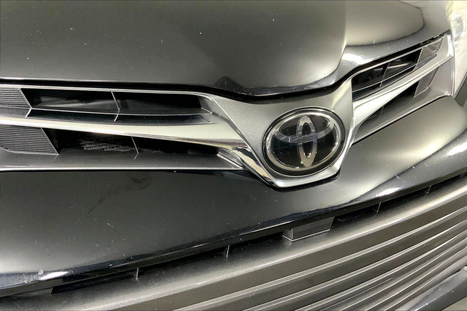 Used 2020 Toyota Sienna XLE image 29