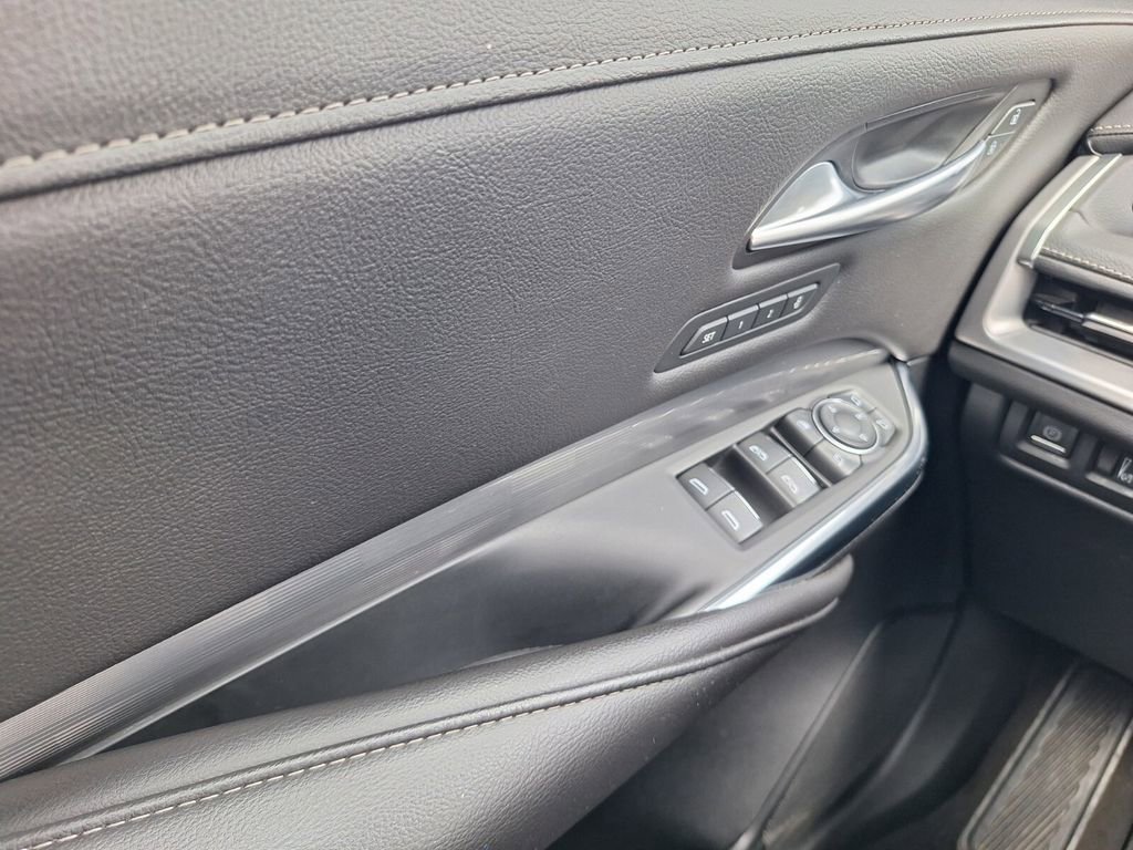 Used 2024 Cadillac XT4 Premium Luxury image 19