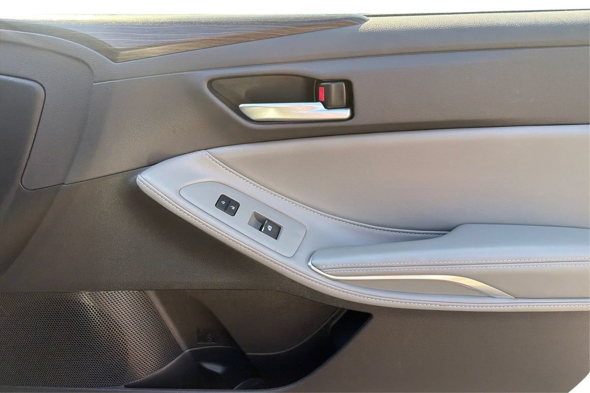 Used 2019 Toyota Avalon XLE w/ Moonroof Package FWD image 23
