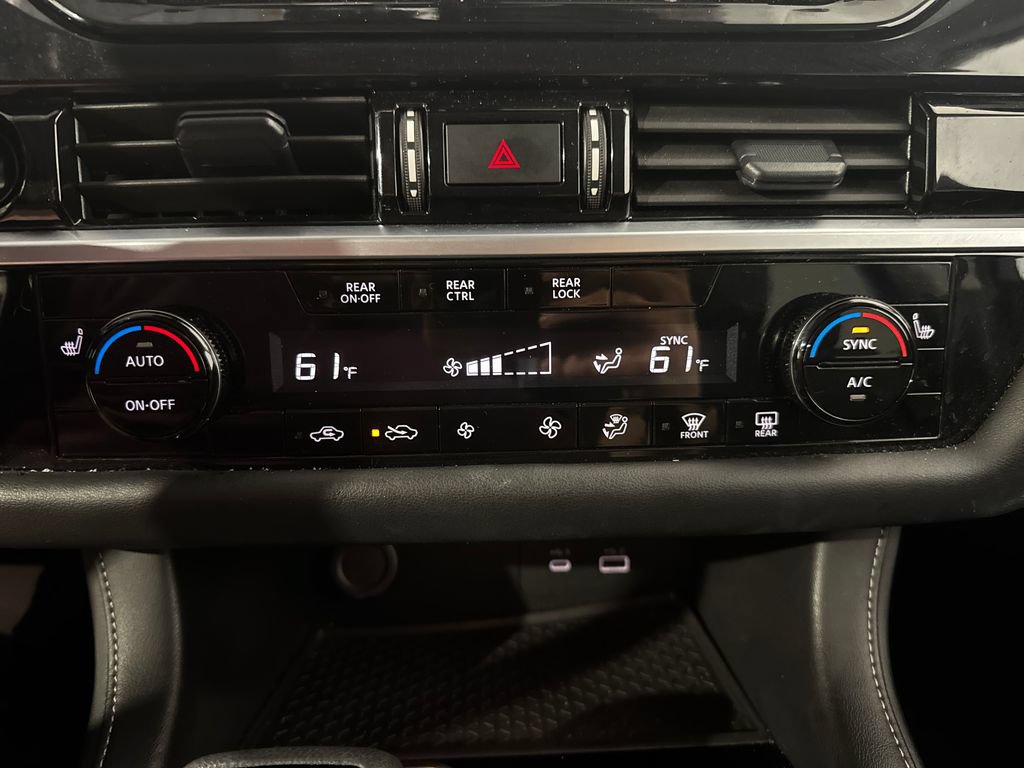 Used 2025 Nissan Pathfinder SV AWD/4WD image 35