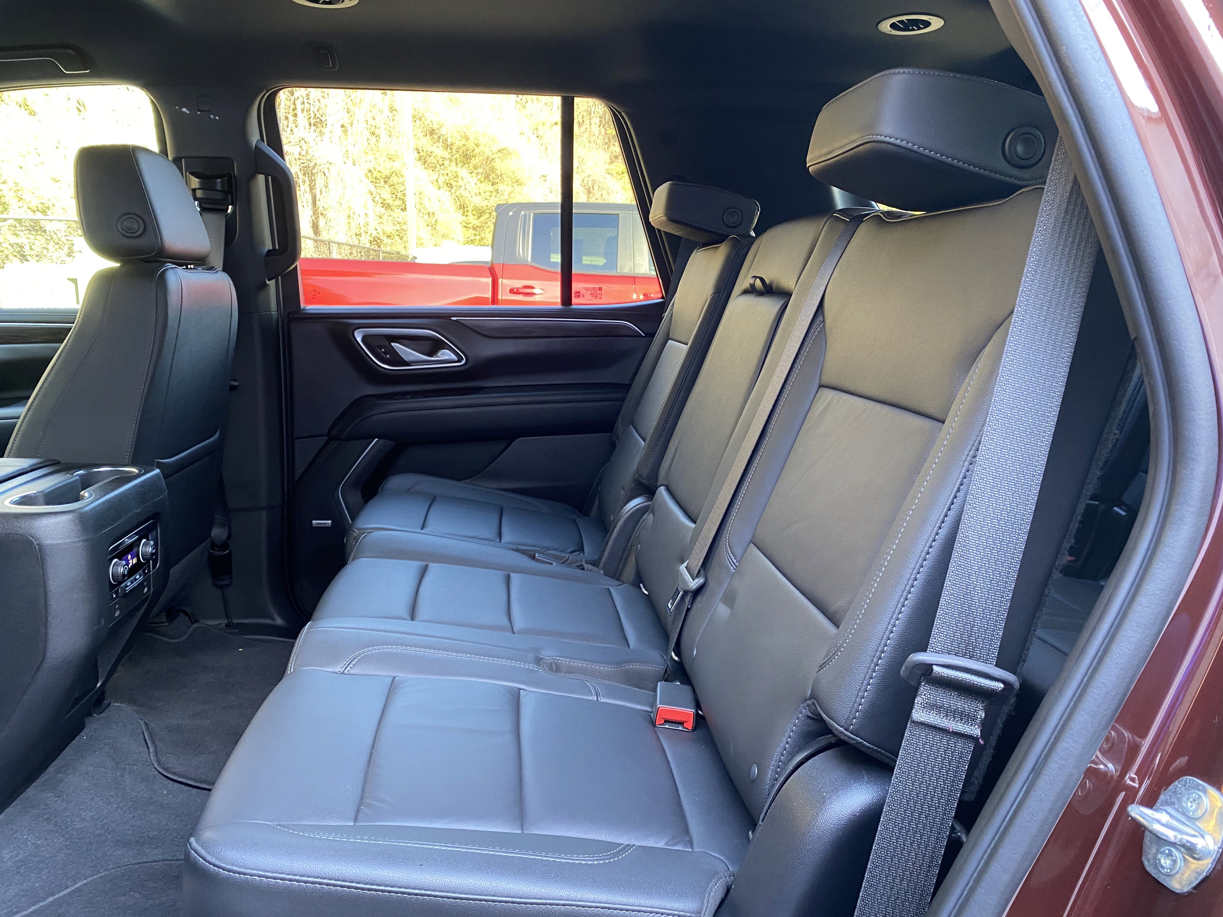 Used 2022 Chevrolet Tahoe Z71 w/ Luxury Package image 36