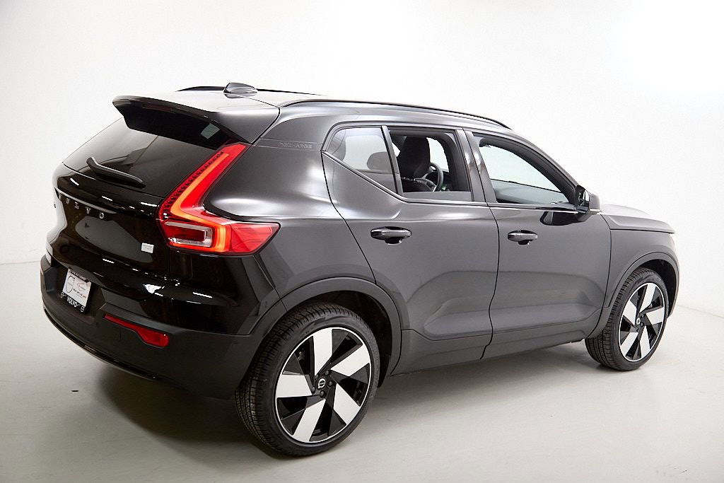 Certified 2023 Volvo XC40 Recharge Ultimate image 9