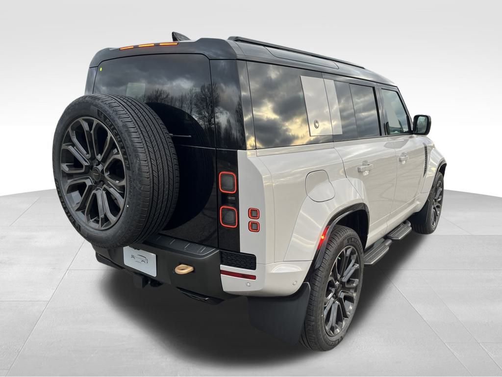New 2026 Land Rover Defender 110 OCTA image 5