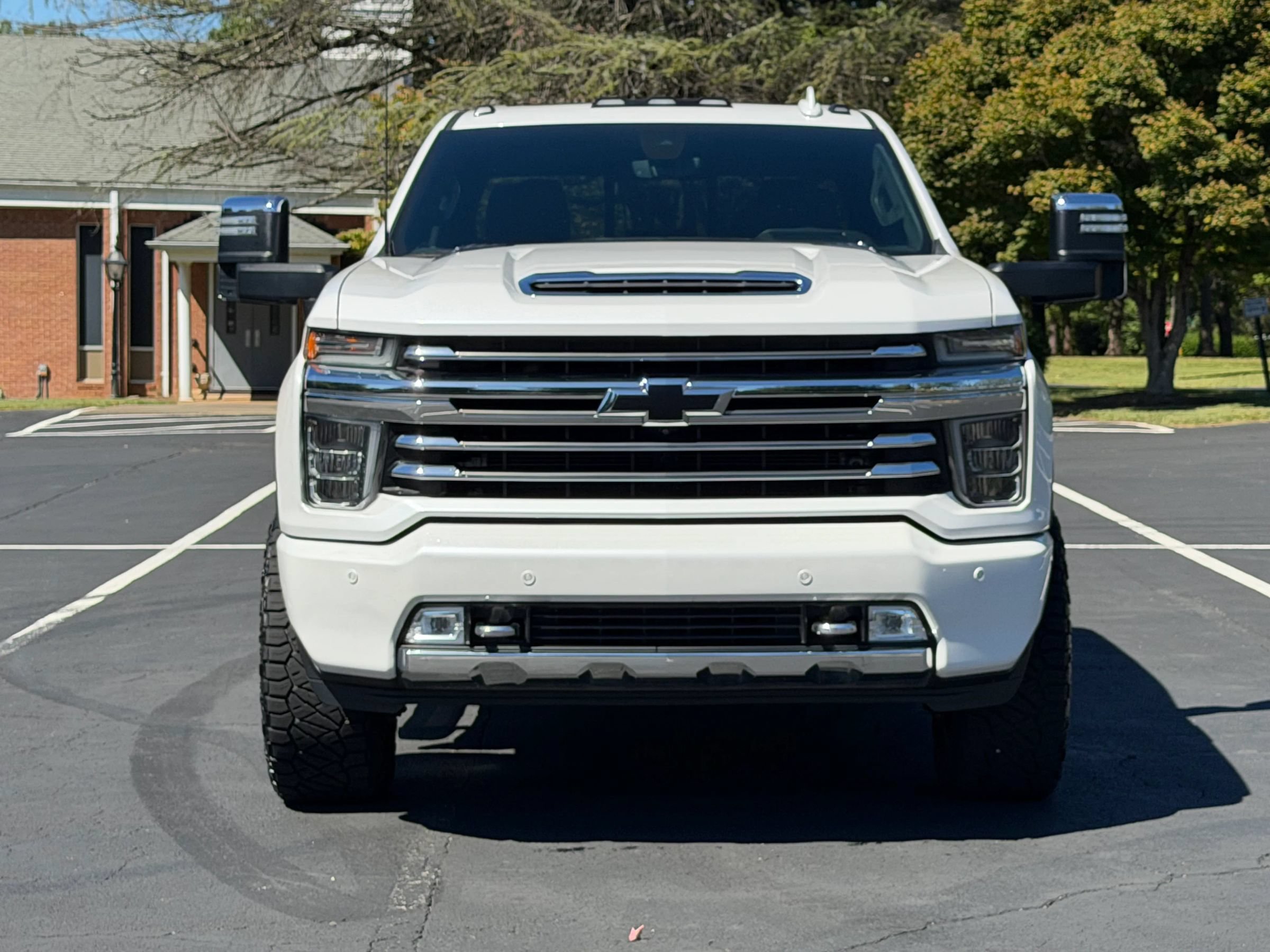 Used 2020 Chevrolet Silverado 2500 High Country w/ Technology Package AWD/4WD image 3