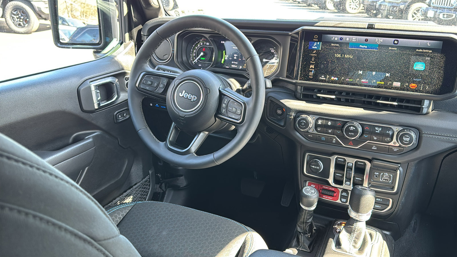 Used 2025 Jeep Wrangler Unlimited Rubicon 4xe w/ Convenience Group image 18