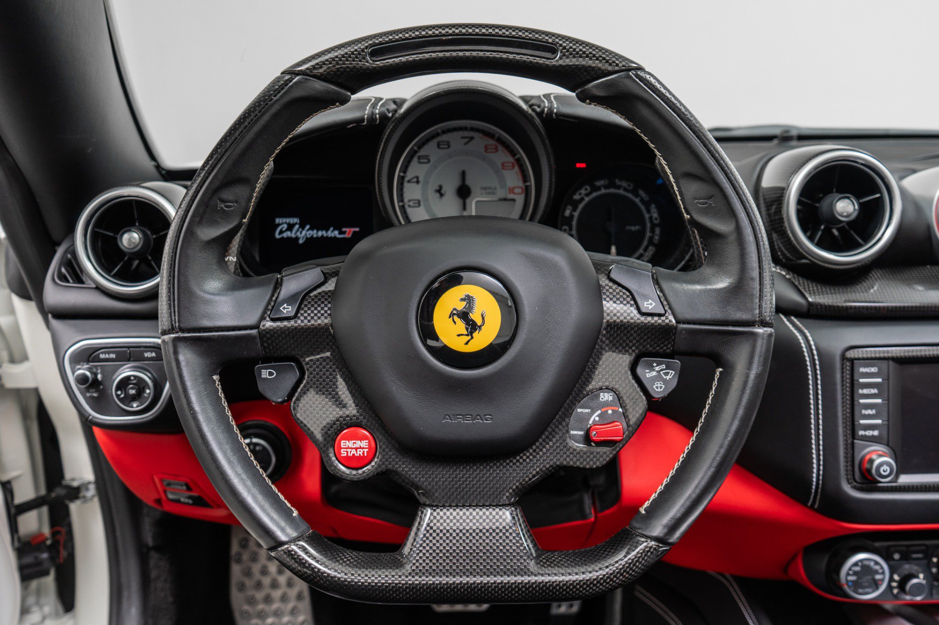 Used 2016 Ferrari California T RWD image 15