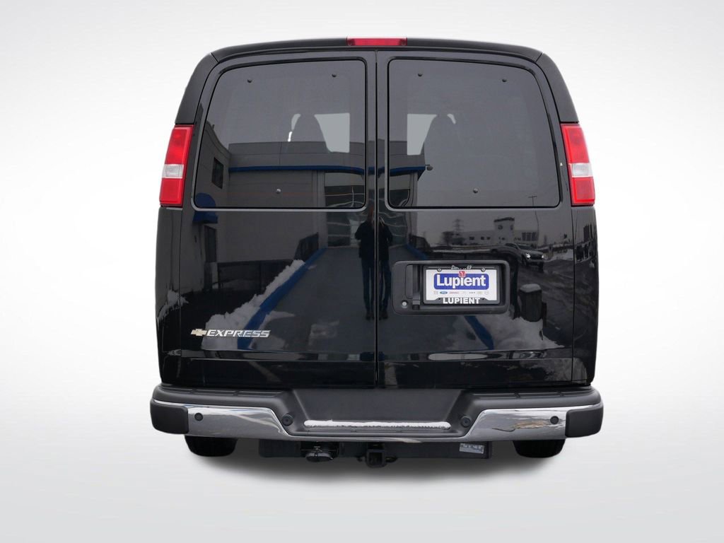 Used 2025 Chevrolet Express 3500 LT w/ LT Preferred Equipment Group image 5