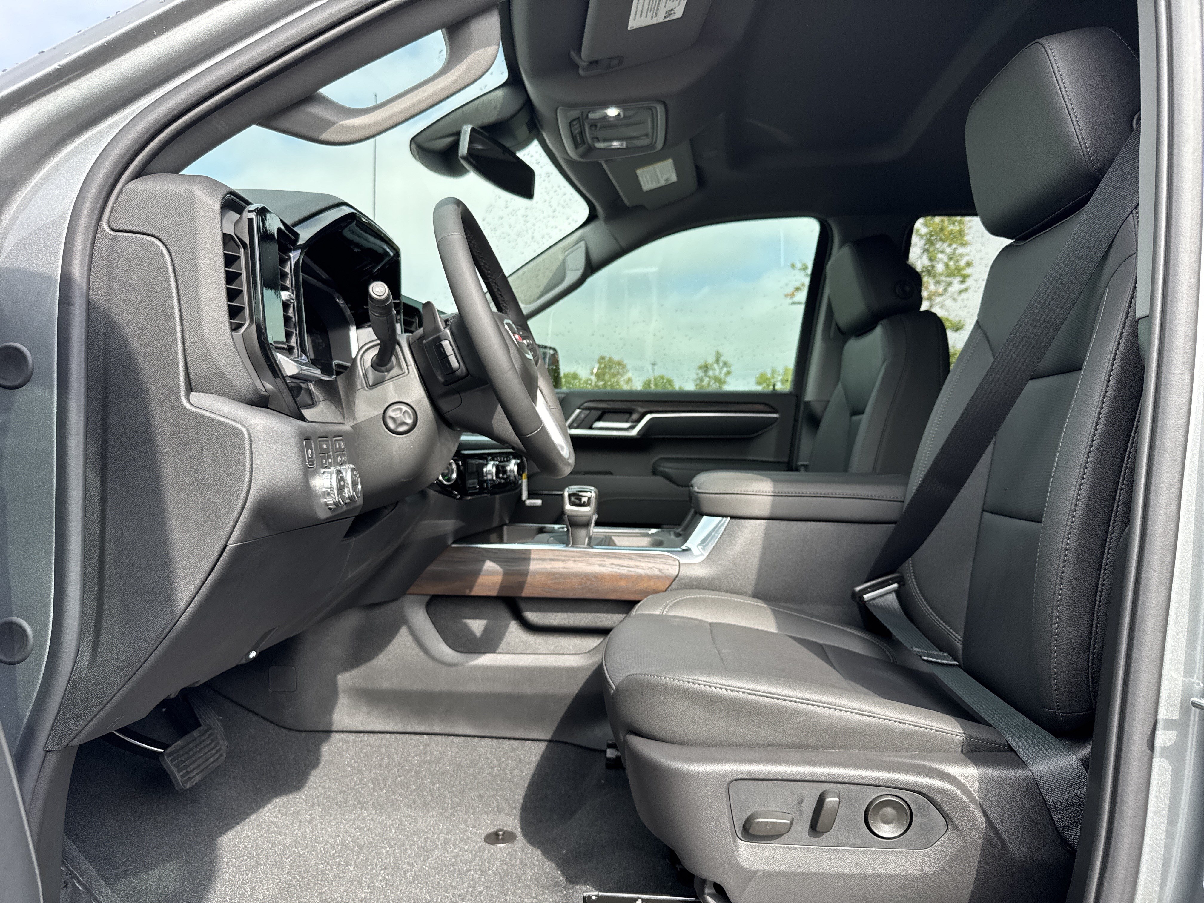 New 2026 GMC Sierra 1500 SLT w/ SLT Convenience Package AWD/4WD image 17