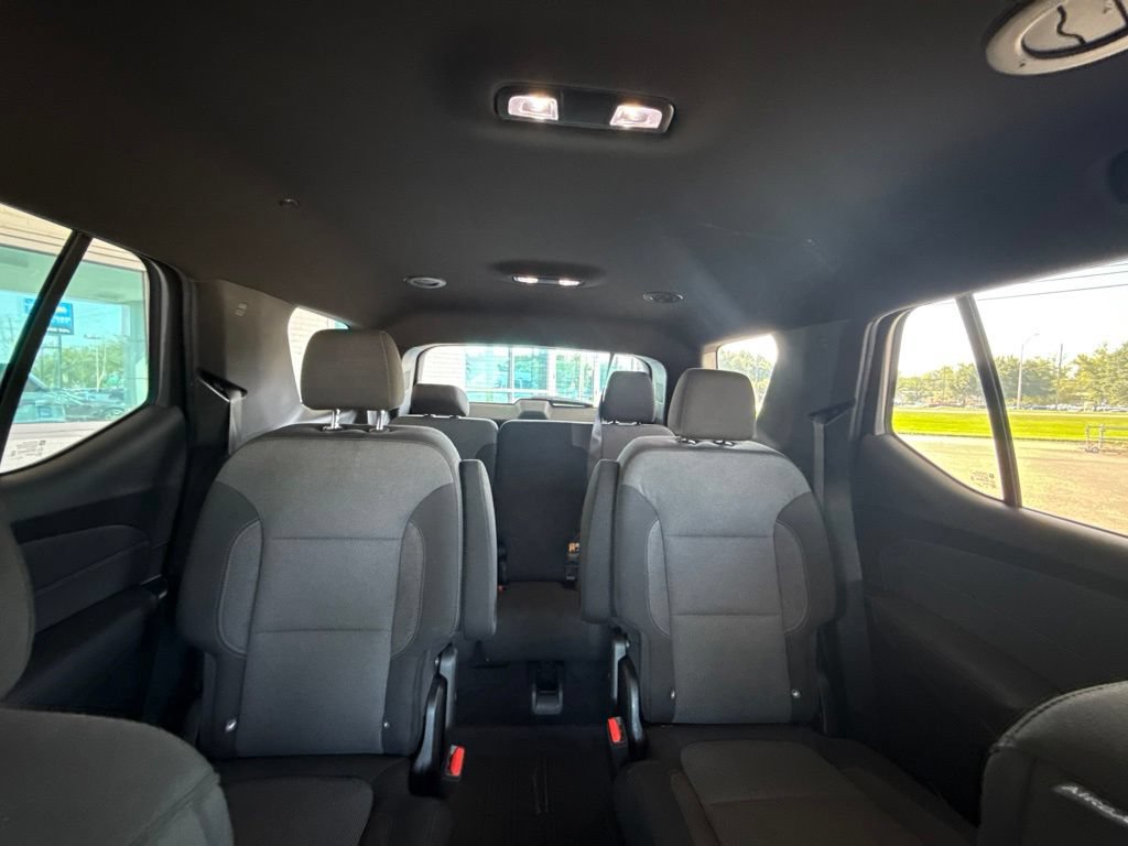 Used 2023 Chevrolet Traverse LT FWD image 42