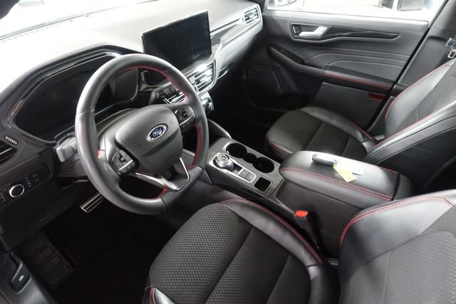 Used 2023 Ford Escape ST-Line w/ Tech Pack #1 AWD/4WD image 10