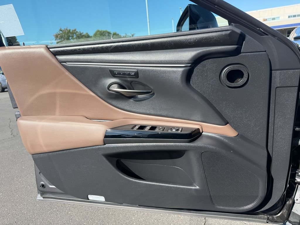 Used 2023 Lexus ES 350 w/ Premium Package FWD image 13