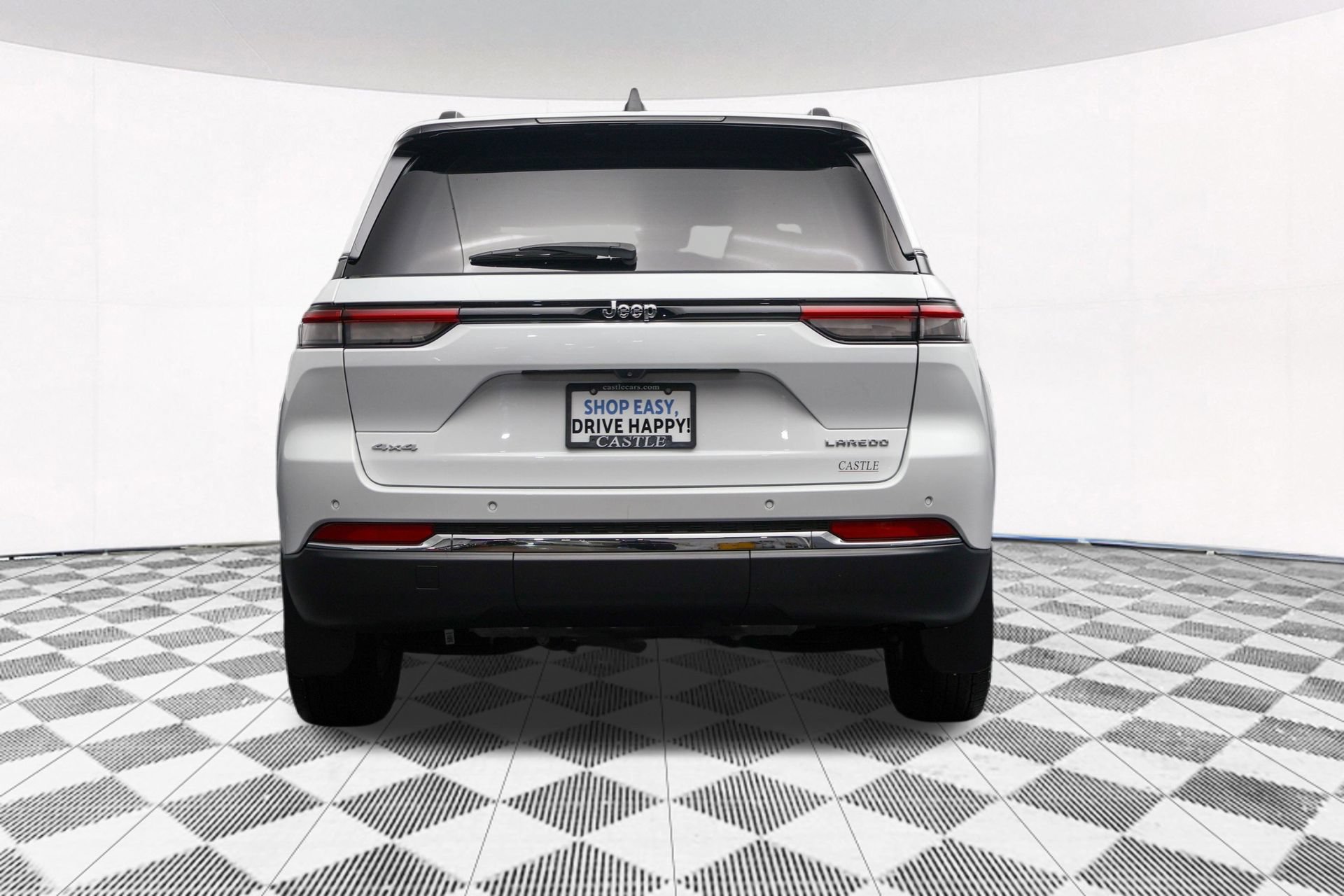 Used 2023 Jeep Grand Cherokee Laredo w/ Trailer Tow Prep Group (B) AWD/4WD image 44