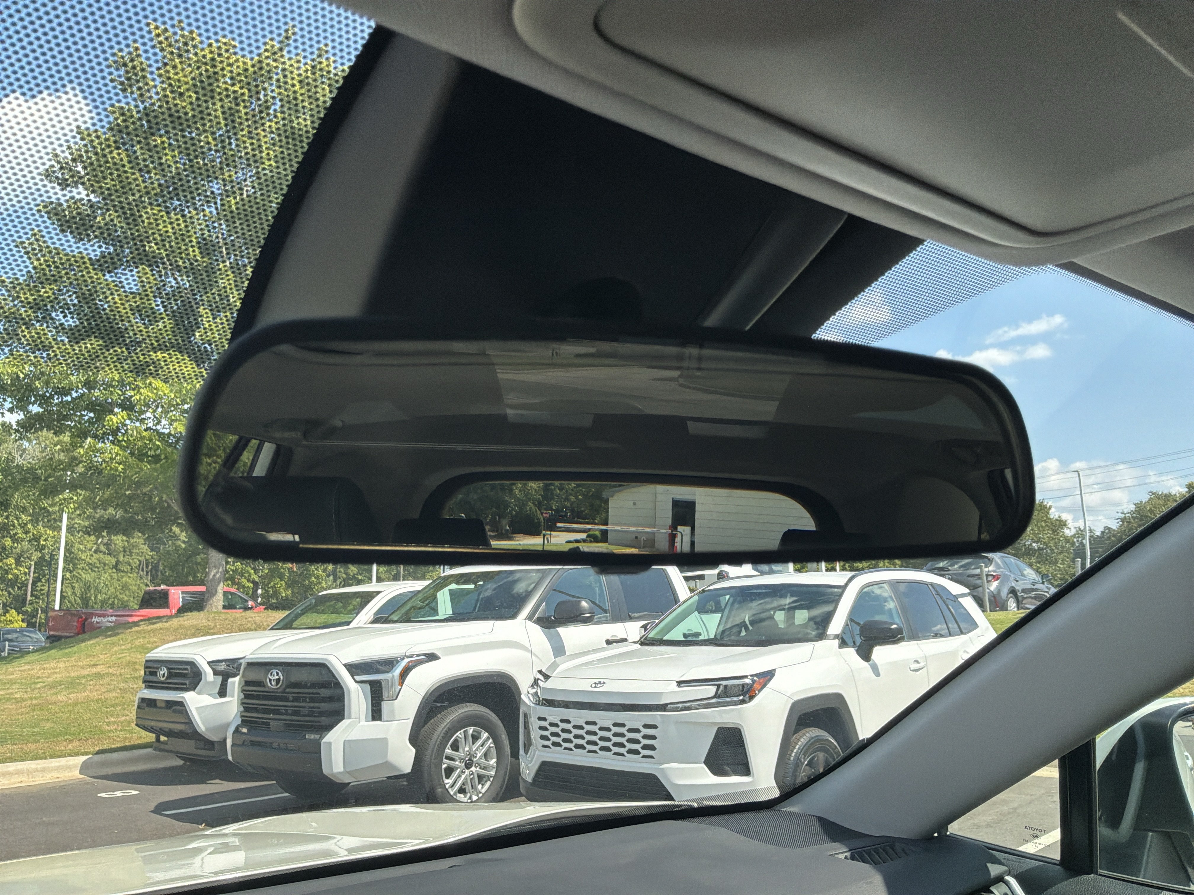 Used 2021 Toyota RAV4 XLE Premium AWD/4WD image 27