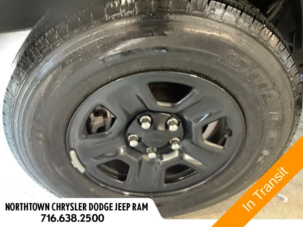 Used 2023 Jeep Gladiator Sport AWD/4WD image 13
