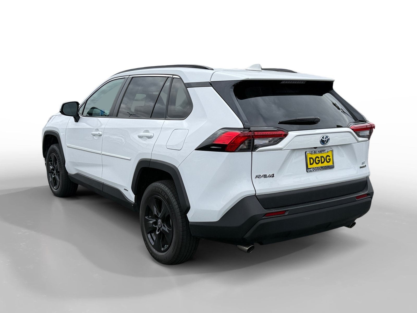 Used 2024 Toyota RAV4 LE AWD/4WD image 3