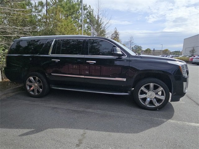 Used 2017 Cadillac Escalade ESV Luxury image 6