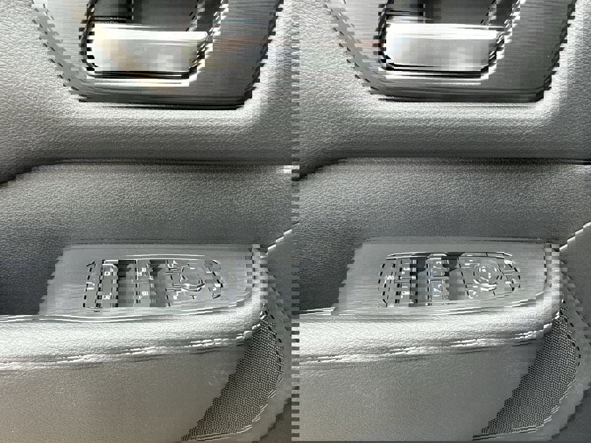 New 2026 Nissan Armada SV image 20