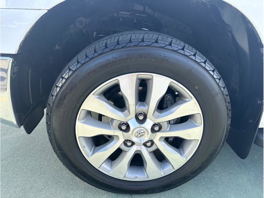 Used 2013 Toyota Tundra Platinum image 10