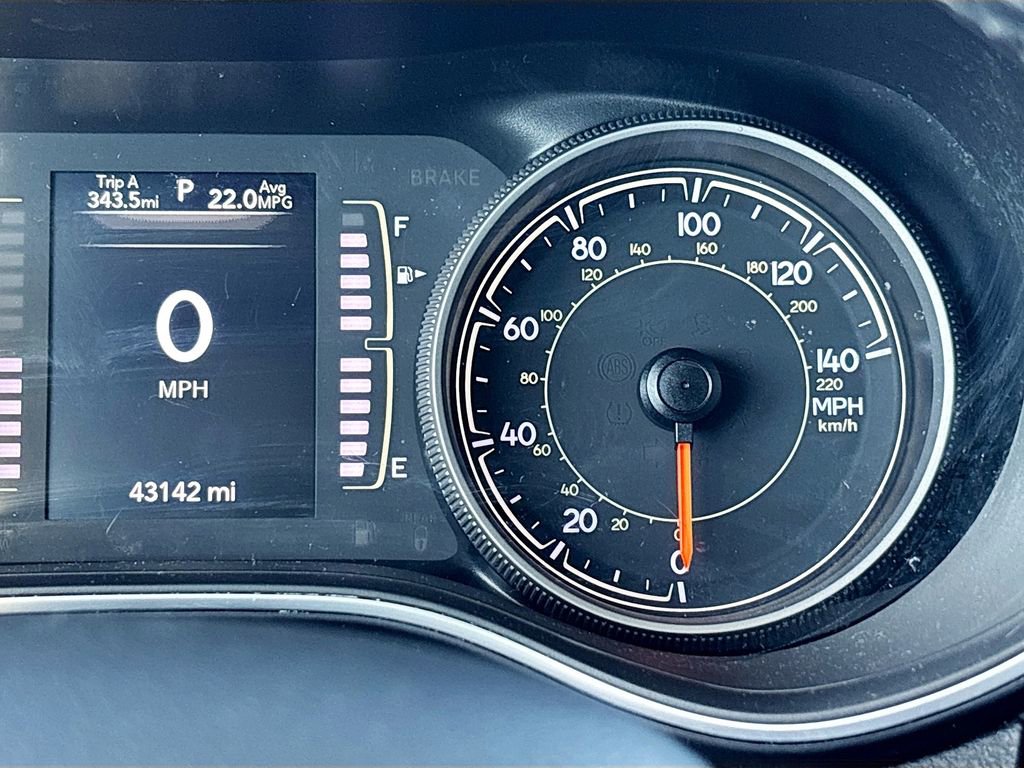 Used 2021 Jeep Cherokee Latitude Plus w/ Sun & Sound Group image 12