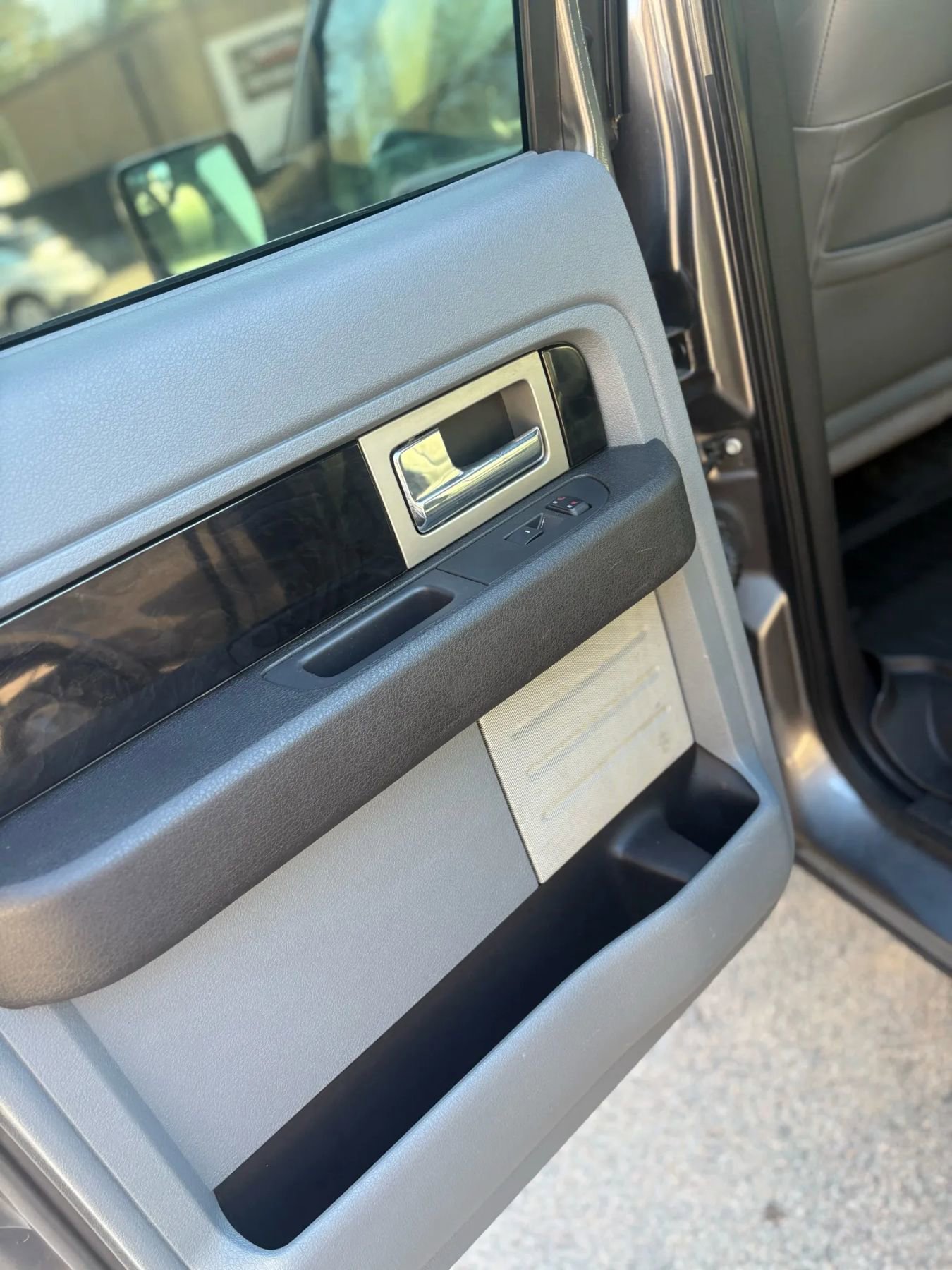 Used 2012 Ford F150 Platinum image 36