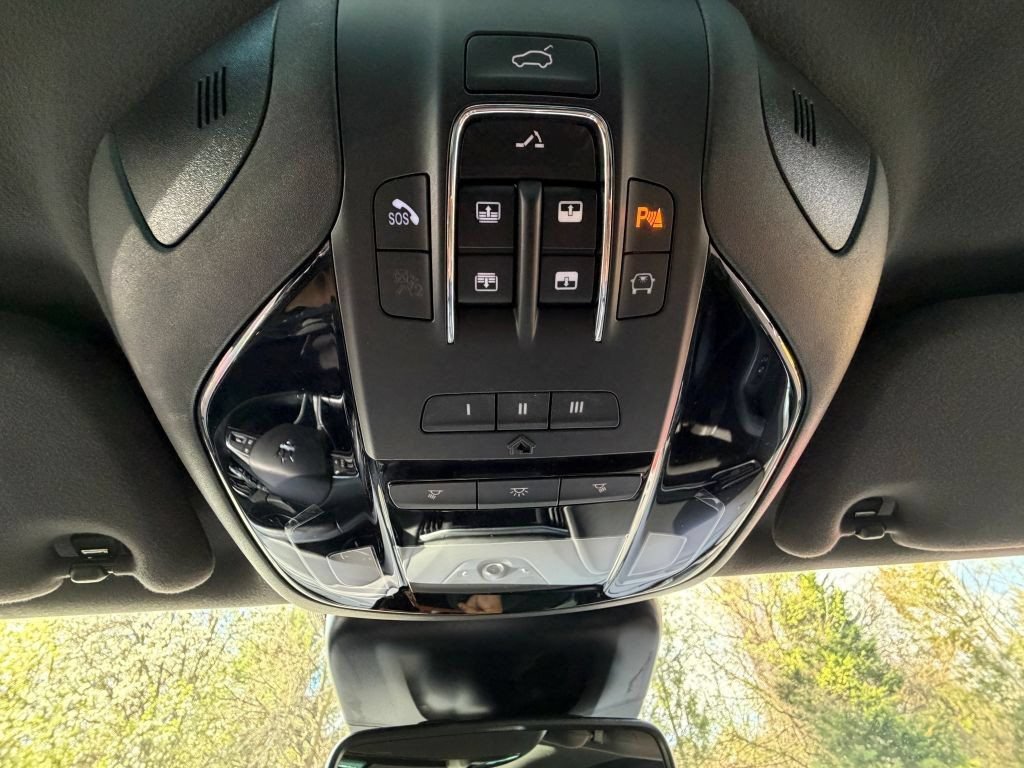 Used 2022 Maserati Levante Modena AWD/4WD image 23