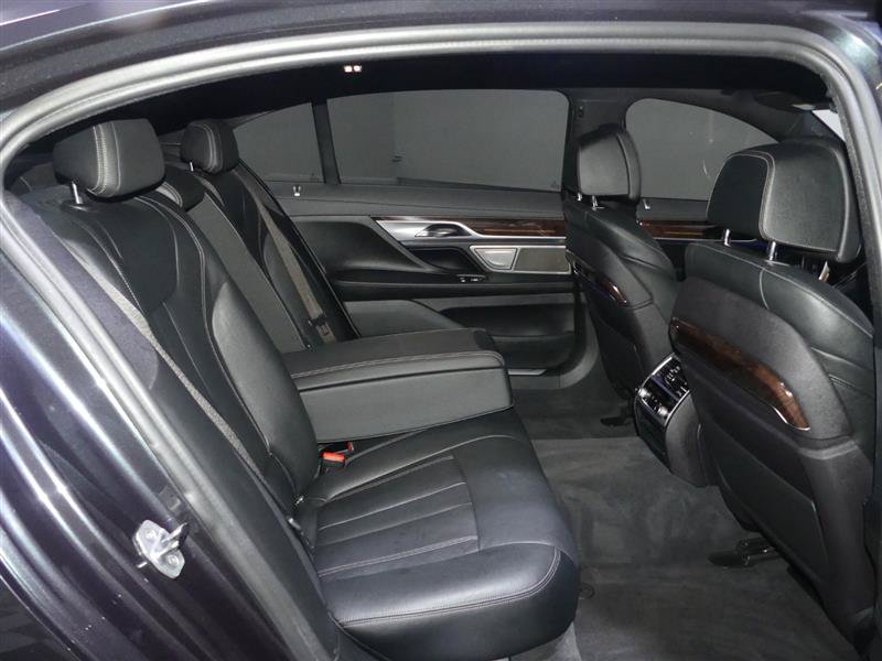 Used 2019 BMW 740i xDrive w/ M Sport Package AWD/4WD image 29