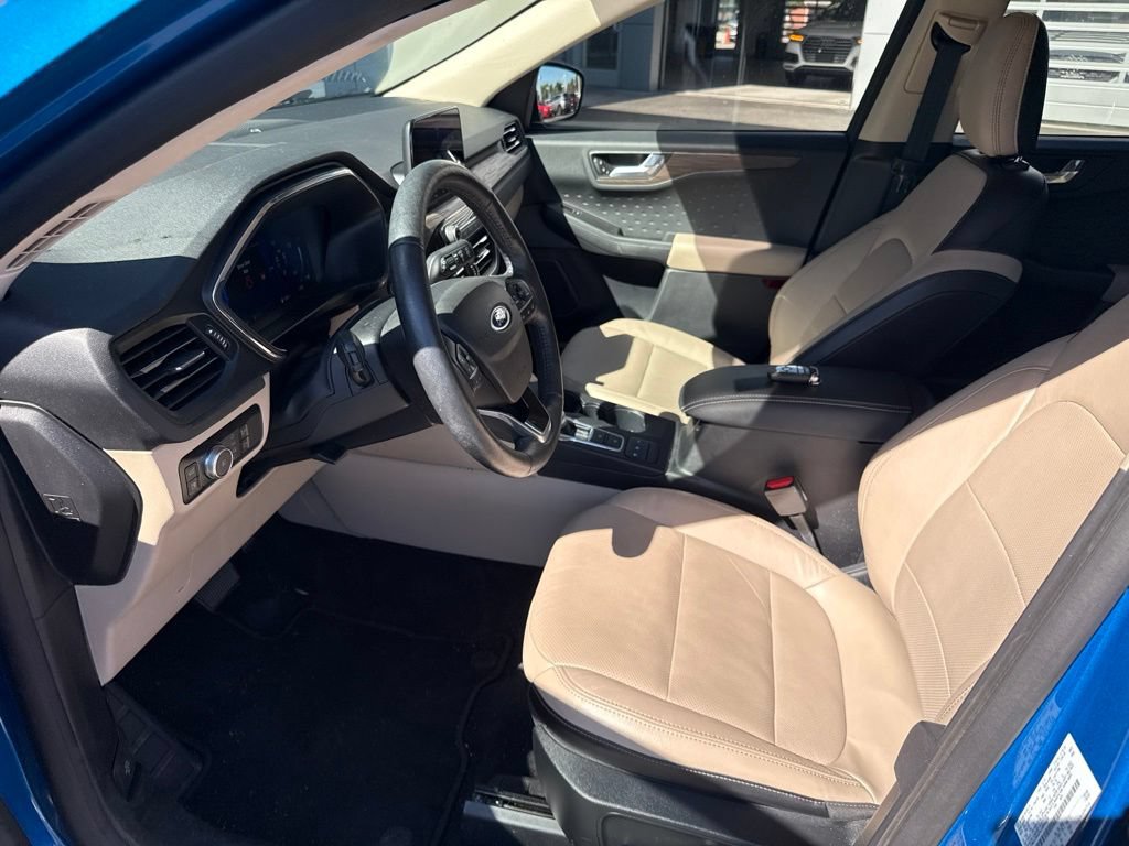 Used 2020 Ford Escape Titanium AWD/4WD image 5