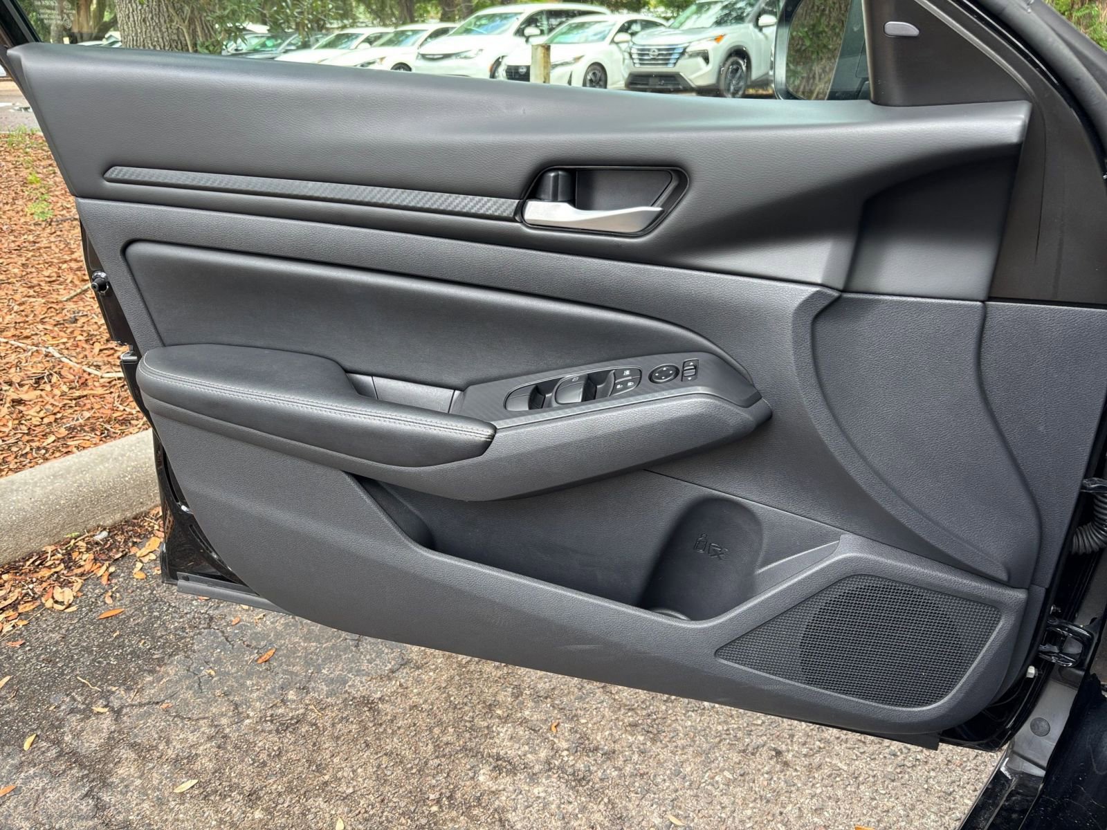 Used 2025 Nissan Altima 2.5 SV FWD image 18