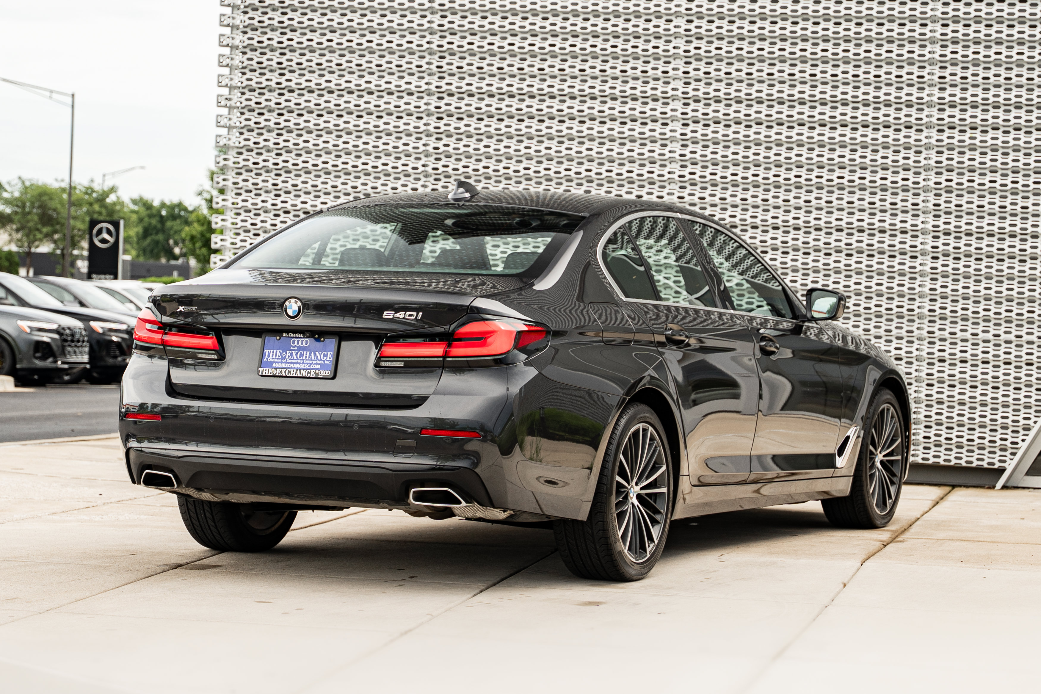 Used 2023 BMW 540i xDrive w/ Premium Package AWD/4WD image 4