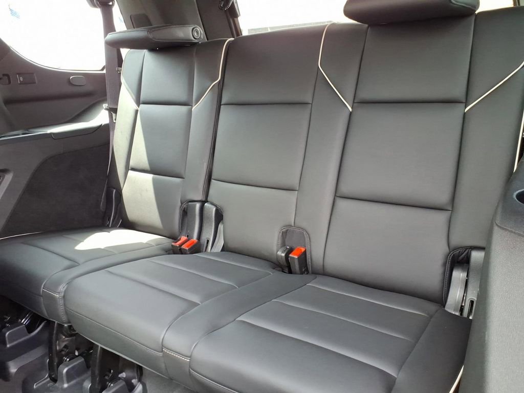 Used 2021 Cadillac Escalade Premium Luxury w/ LPO, Illumination Package AWD/4WD image 13