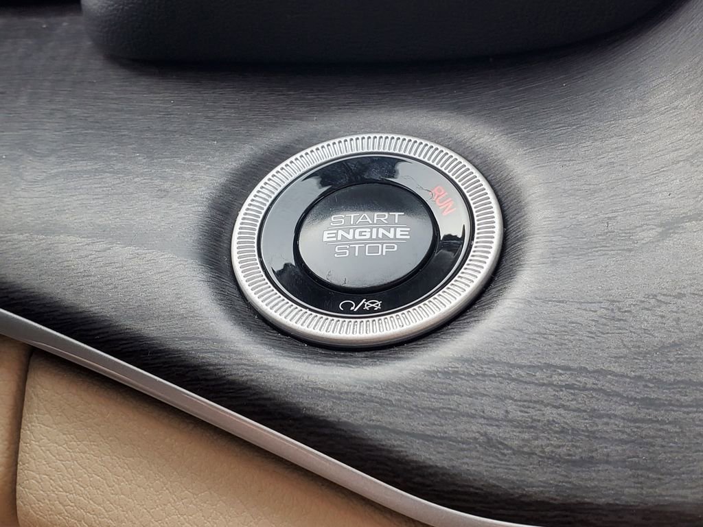 Used 2024 Jeep Grand Cherokee Limited w/ Luxury Tech Group II image 22