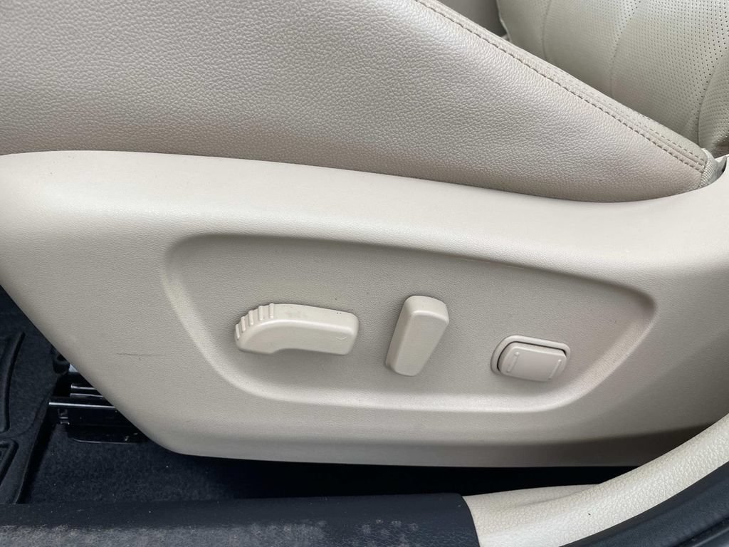 Used 2020 Nissan Rogue SL w/ Premium Package FWD image 23