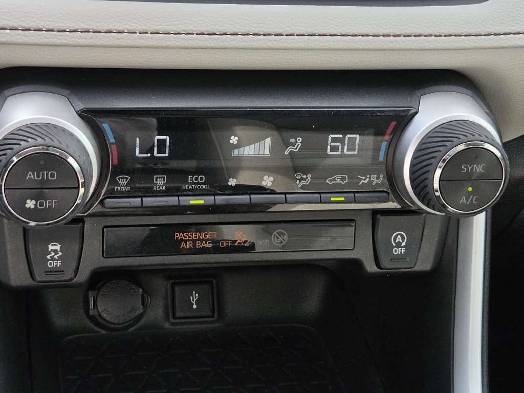 Used 2021 Toyota RAV4 XLE Premium FWD image 27