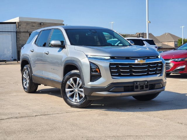 Used 2026 Chevrolet Equinox LT FWD image 2