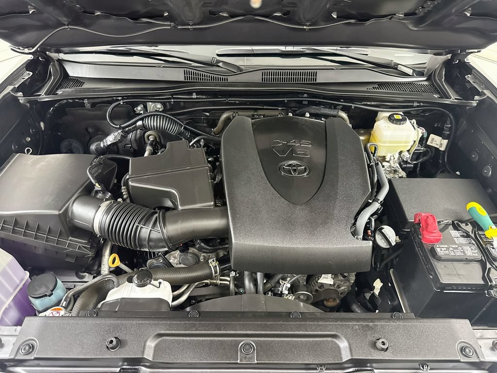 Used 2021 Toyota Tacoma TRD Off-Road AWD/4WD image 32