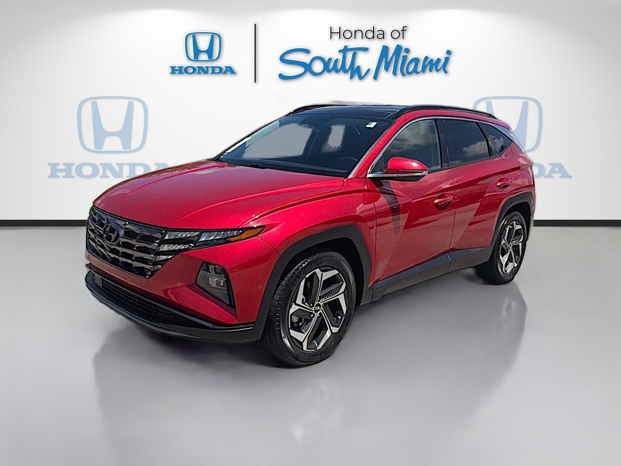 Used 2023 Hyundai Tucson Limited w/ Cargo Package FWD image 3